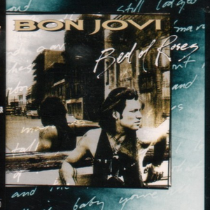 摸着小表妺的小屁股坐下
