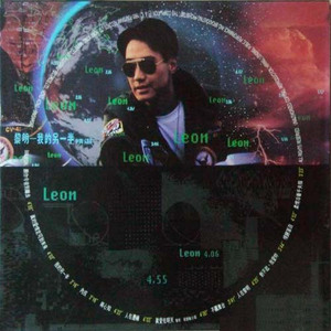 摸着小表妺的小屁股坐下
