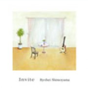 摸着小表妺的小屁股坐下
